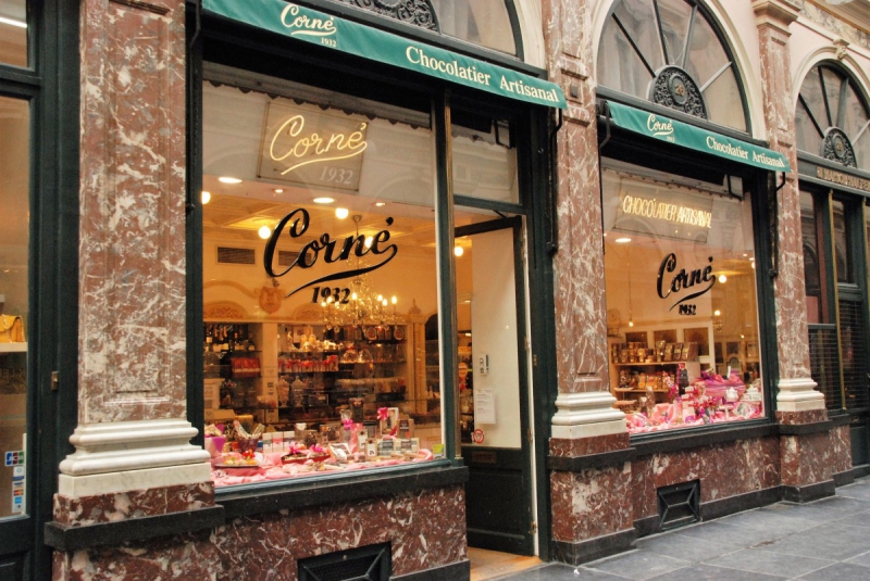 vente-ISOLA-min_chocolate_chocolaterie_shop_luxury_chic_gallery_brussels_belgium-558146